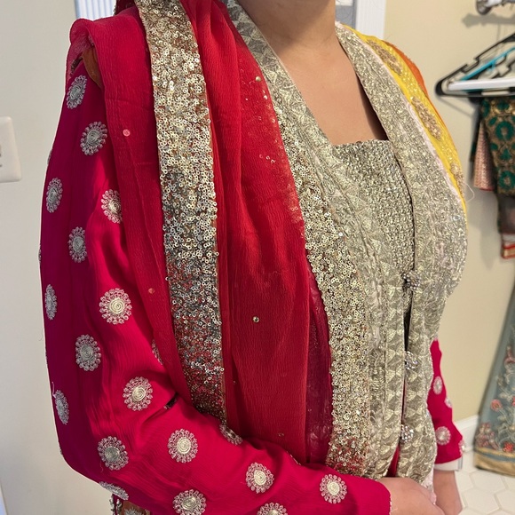 Beautiful desi 4 piece dress. Lightly worn, bright colors. Medium to small size. - Picture 4 of 8